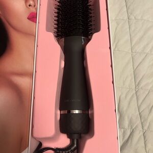 Luxe and Willow Hair Dryer Brush